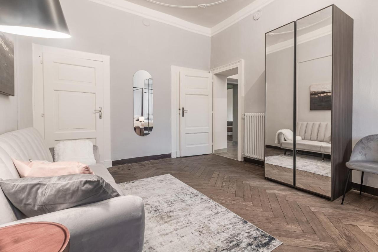 5 Min Historic Center Luxury White Lotus Mansion Apartment Комо Екстериор снимка